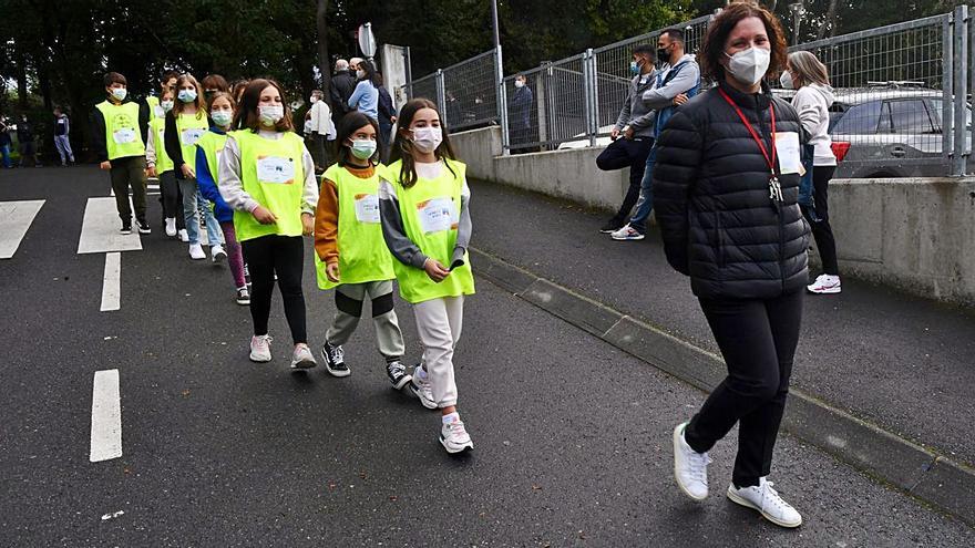 Carrera solidaria contra la leucemia infantil en el colegio de Nós | CARLOS PARDELLAS