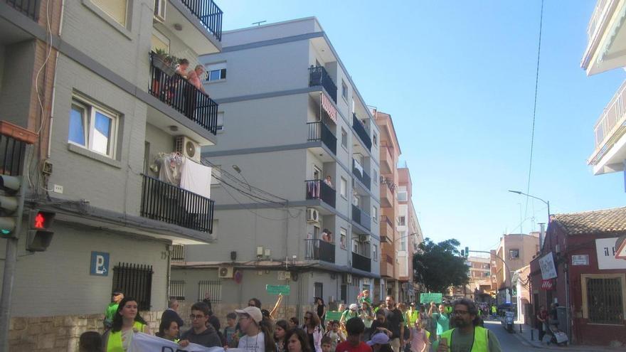 Cientos de familias se manifiestan en Godella y Burjassot en apoyo a la huelga docente por la escuela pública