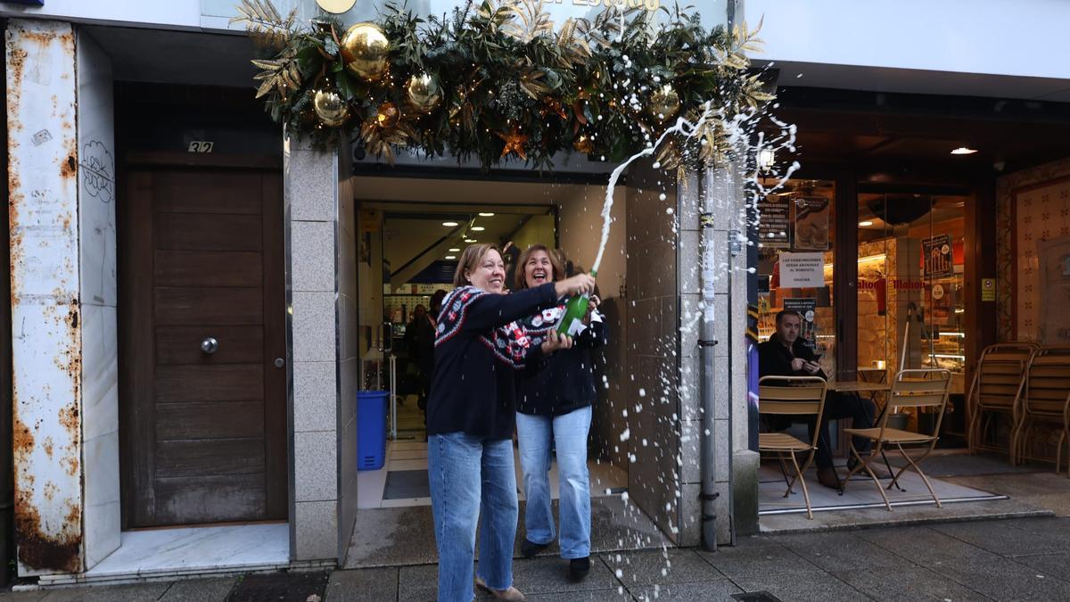 Celebración en la administración de la calle Michelena de Pontevedra.