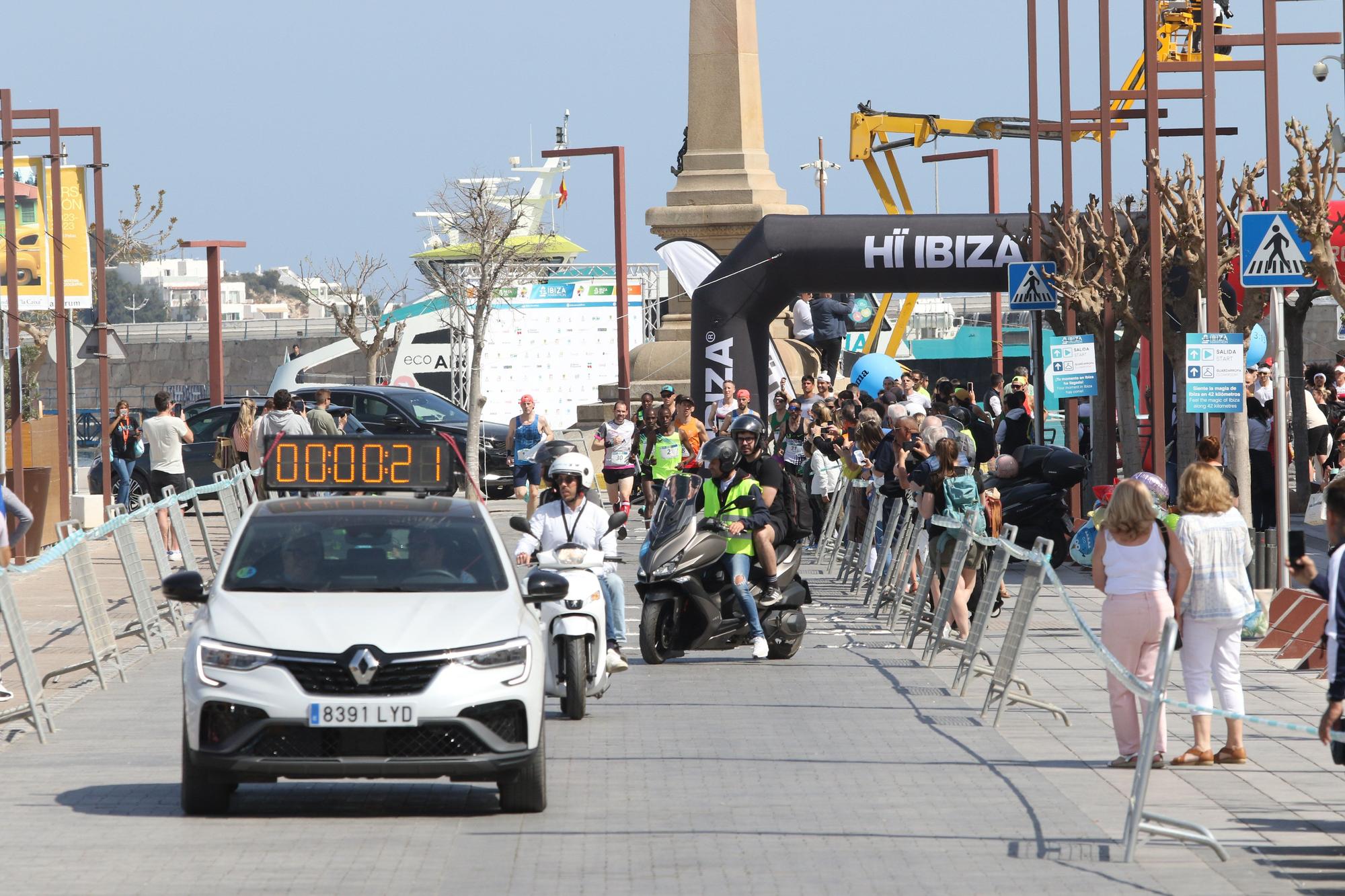 Búscate en nuestra galería de fotos del Santa Eulària Ibiza Marathon