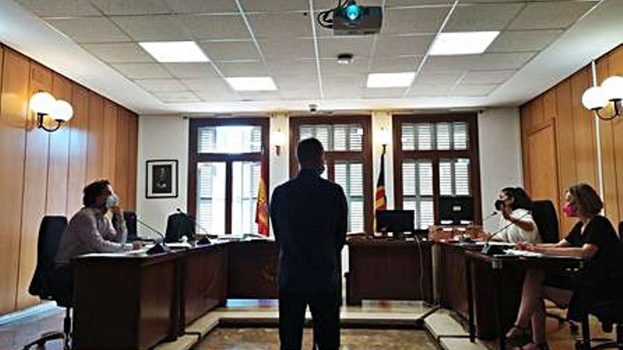 El acusado, ayer en el juicio.