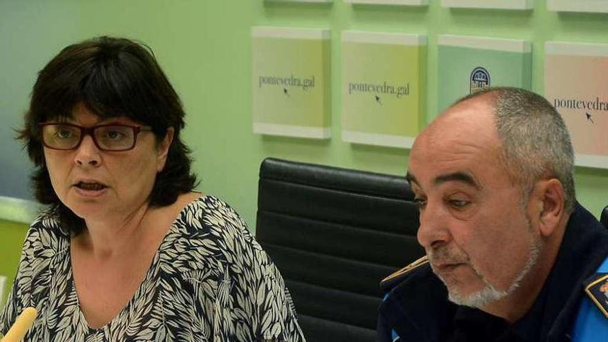 Carmen da Silva y Daniel Macenlle al ofrecer ayer los datos. // R. V.