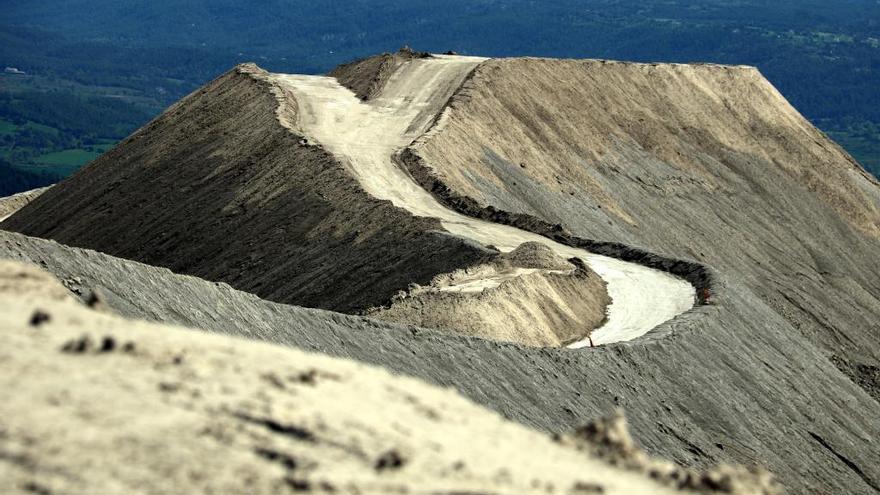 Vista general de la part superior del runam del Cogulló de Sallent, que es va començar a formar a mitjan dècada dels 70 del segle passat