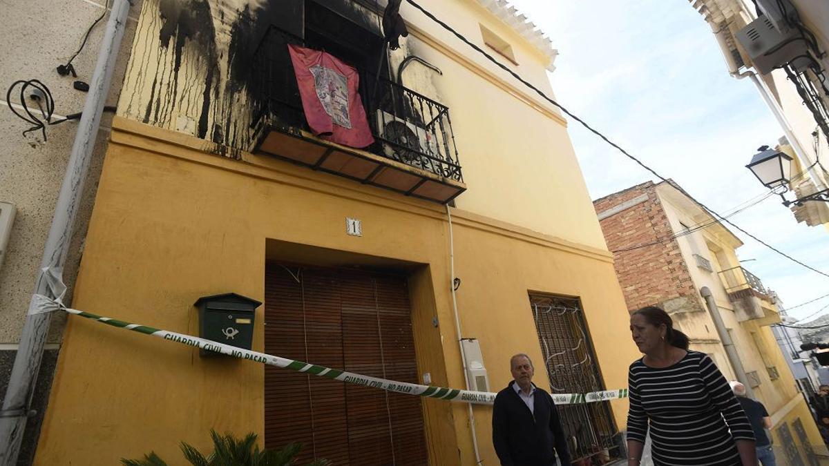 El balcón del primer piso de la casa siniestrada en Ricote, totalmente calcinado.