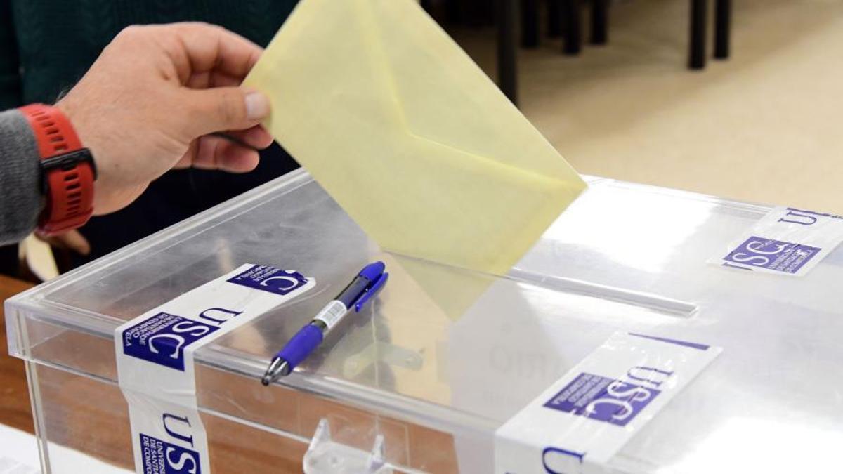 El 12 de febrero se votará para elegir a la primera rectora de la Universidade de Santiago.