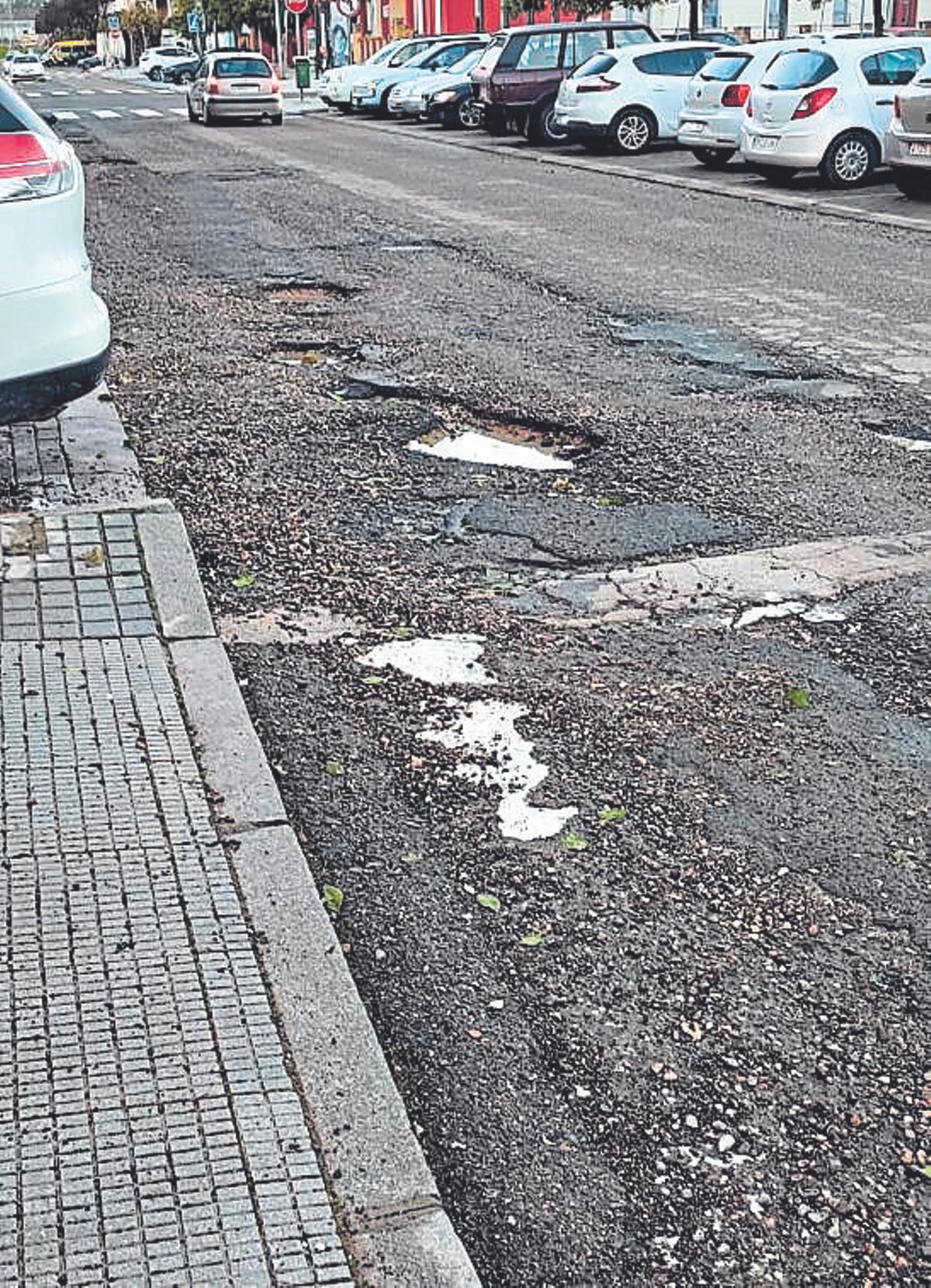 Asfalto en la calle María Montessori.