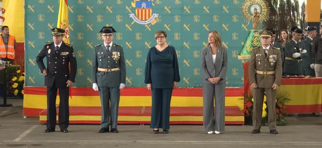 Castelló conmemora el día de la patrona de la Guardia Civil a resguardo de la lluvia