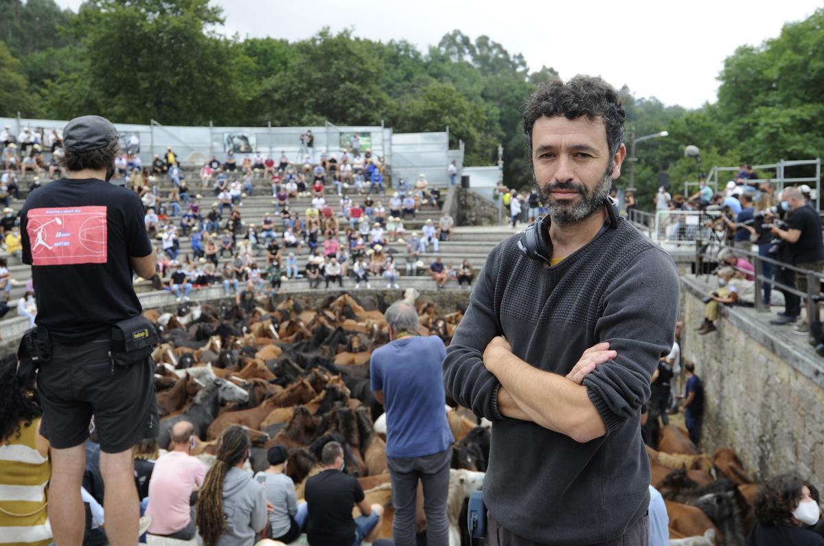 El director de As Bestas, en el curro de 'A Rapa' celebrado en Sabucedo en 2021.