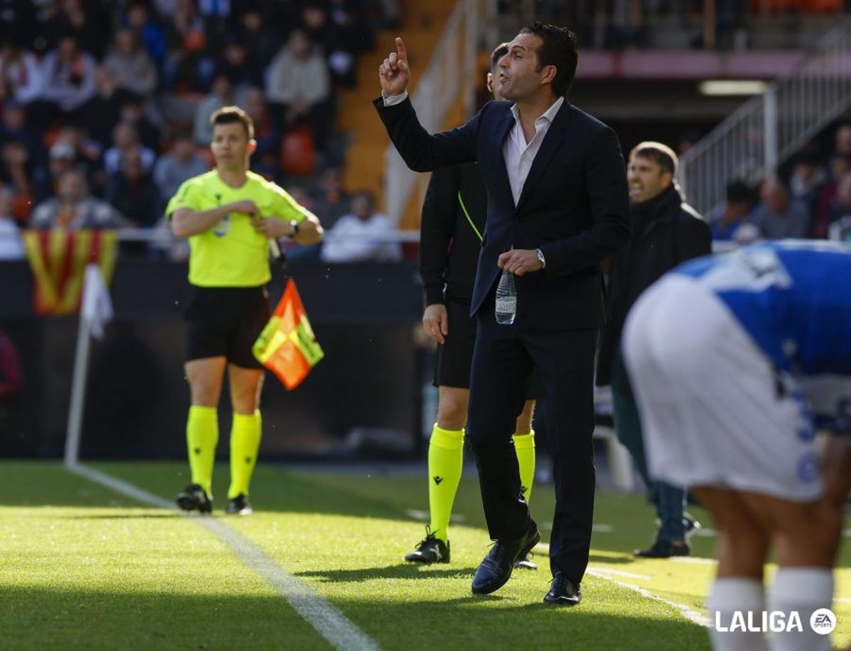 Baraja en su último partido al frente del Valencia CF