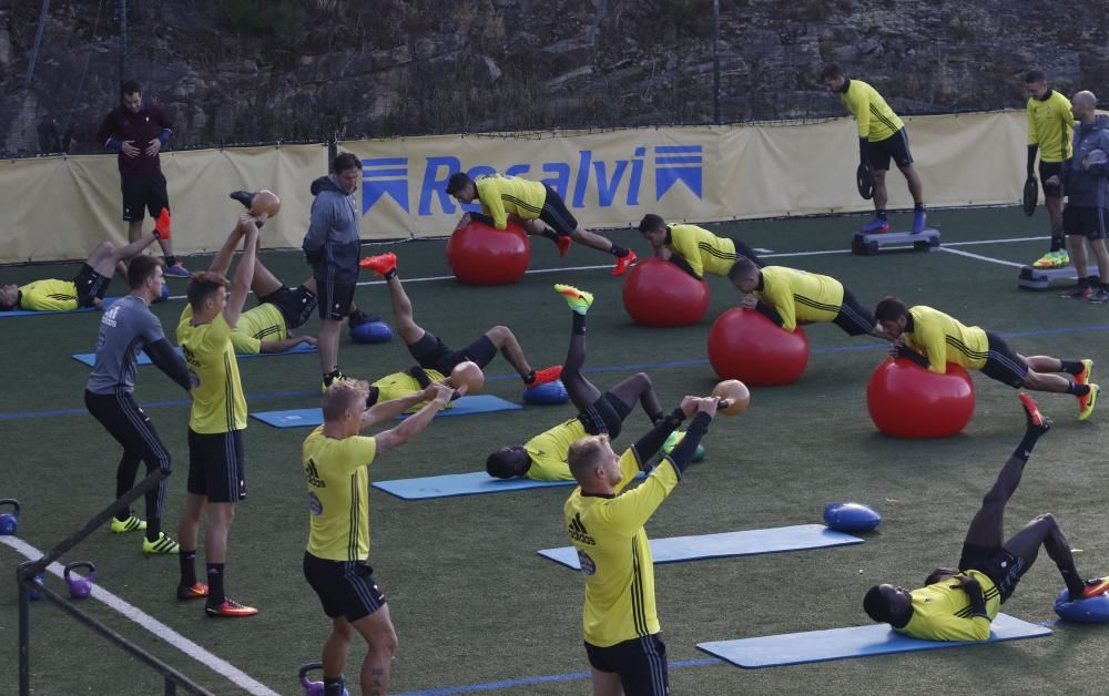 Los jugadores del Celta ultiman los preparativos antes de debutar en Liga en la temporada 2016/2017