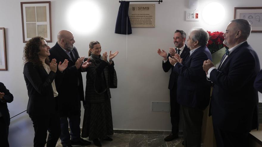 Marga Prohens inaugura la nueva sede de SFM en el antiguo Hostal Términus