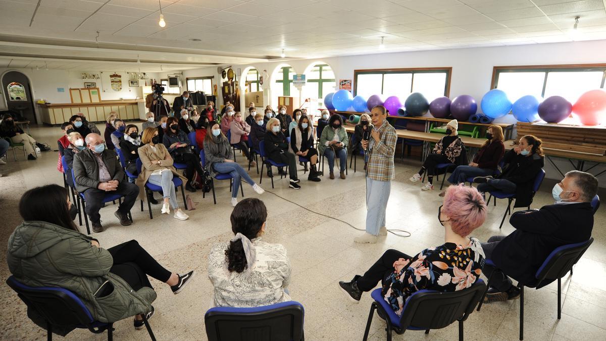 Carmela Silva, durante su intervención en la apertura del proyecto de &#039;Mulleres Extramuros&#039;.