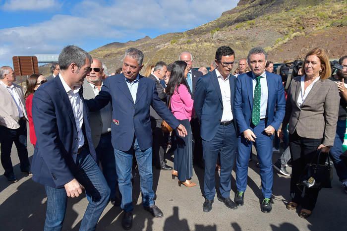 Apertura del primer tramo de la carretera de La ...