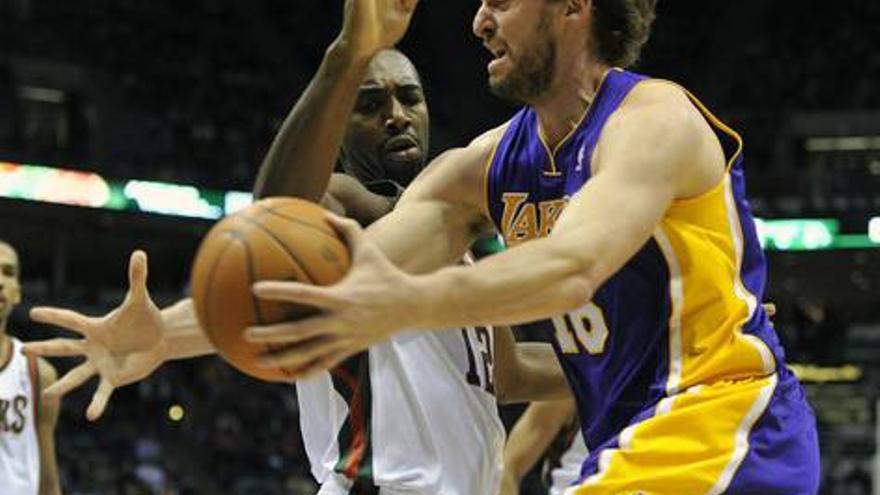 Los Lakers de Gasol caen ante los Bucks (100-89)