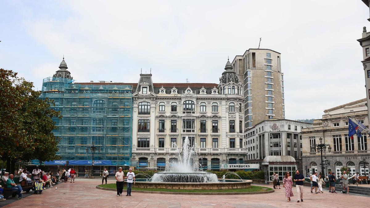 Fuentes, zonas verdes y mucho espacio, la nueva Escandalera nace para ser la gran plaza de Oviedo