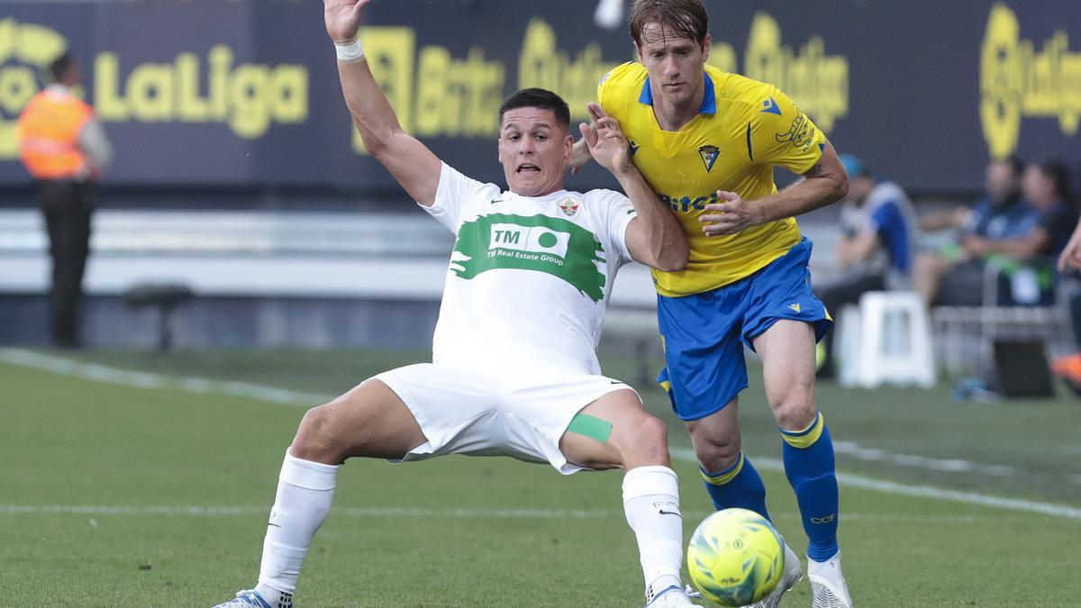 3-0. El Cádiz respira con una goleada al Elche en la recta final