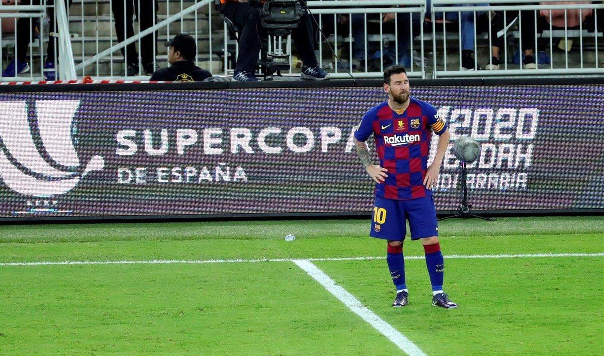 Messi, desesperado, al final del partido tras la derrota