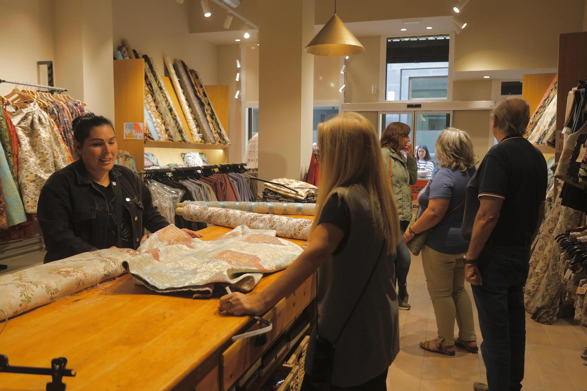 Colas en las tiendas de indumentaria valenciana