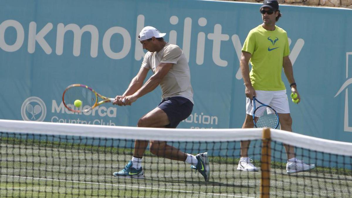 Nadal, en un entrenamiento ayer en Mallorca. |  // EUROPA PRESS