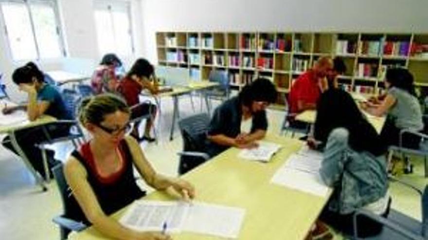 La Uned duplica los alumnos y abre una biblioteca en Valhondo