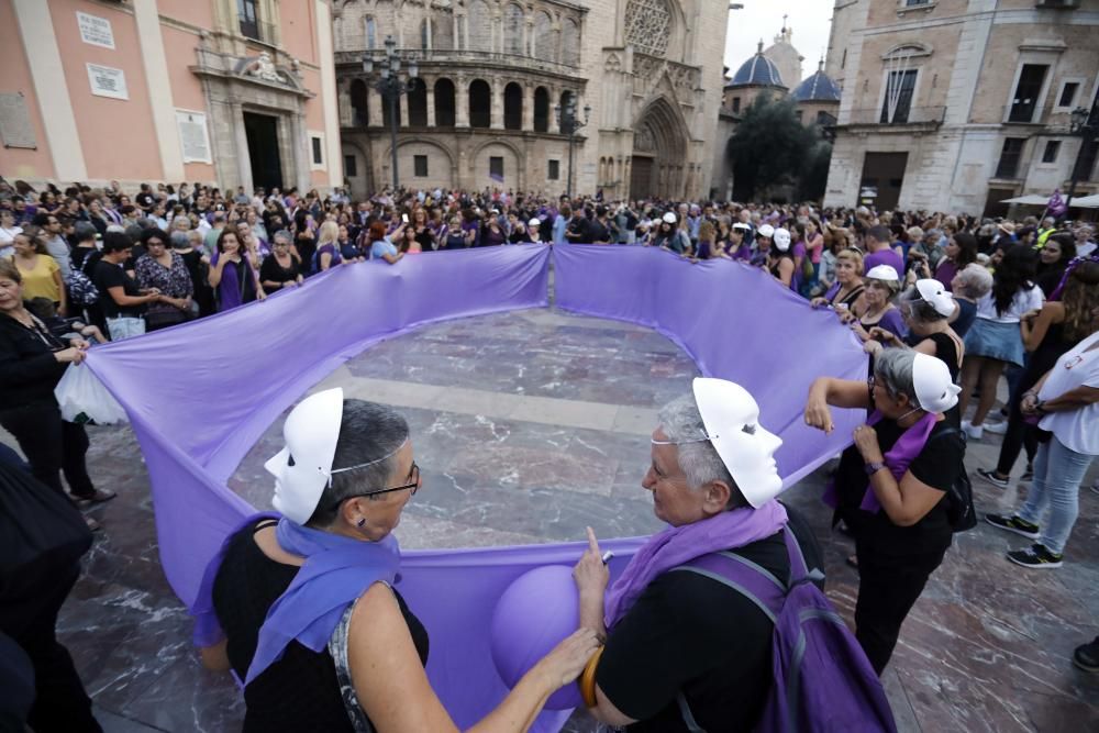 Manifestación en València por la emergencia feminista contra el maltrato