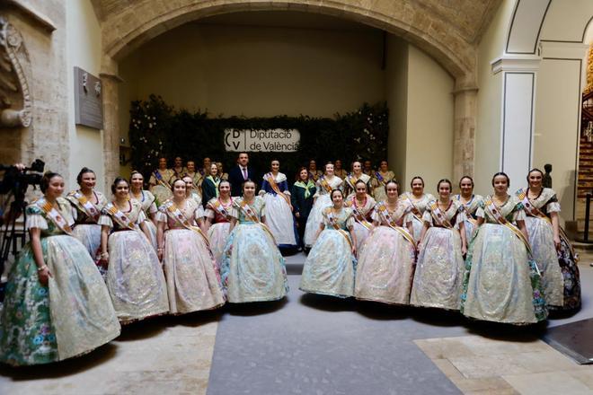 La "marea fallera" de las comarcas llega a la Diputación