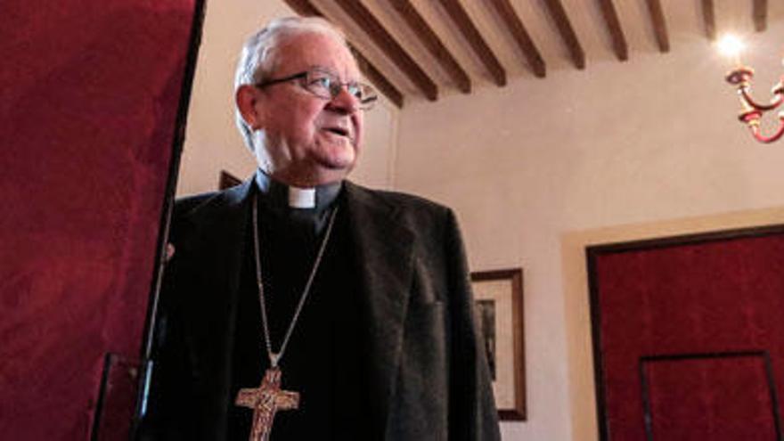 Javier Salinas, obispo de Mallorca, ha apartado de sus funciones al prior del Santuario de Lluc acusado de abusos sexuales.