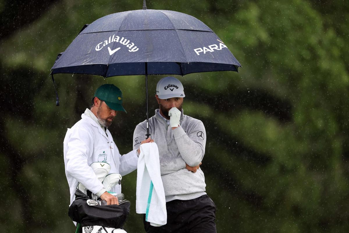 La lluvia complicó mucho el final de vuelta de Rahm