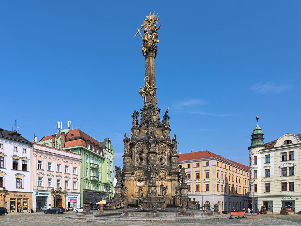 Olomouc destaca por su 'queso apestoso', sus fuentes y un casco histórico con mucho encanto.