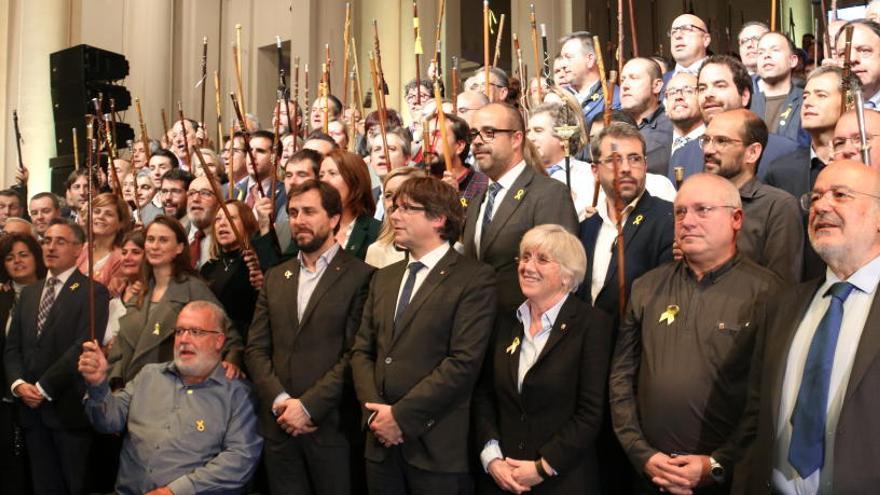 Els 200 alcaldes, el president Puigdemont i els consellers a Brussel·les