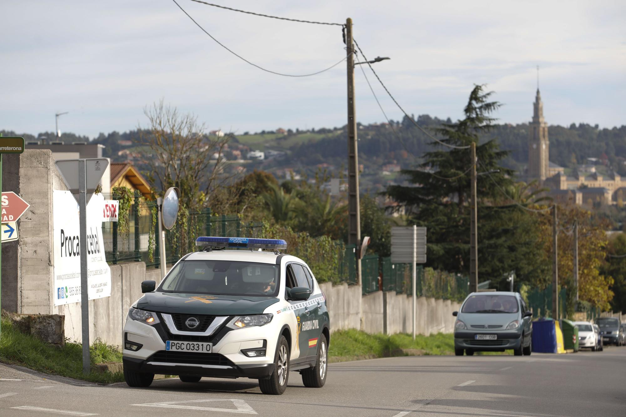 En imágenes: Los vecinos de Castiello vuelven a concentrarse ante la oleada de robos