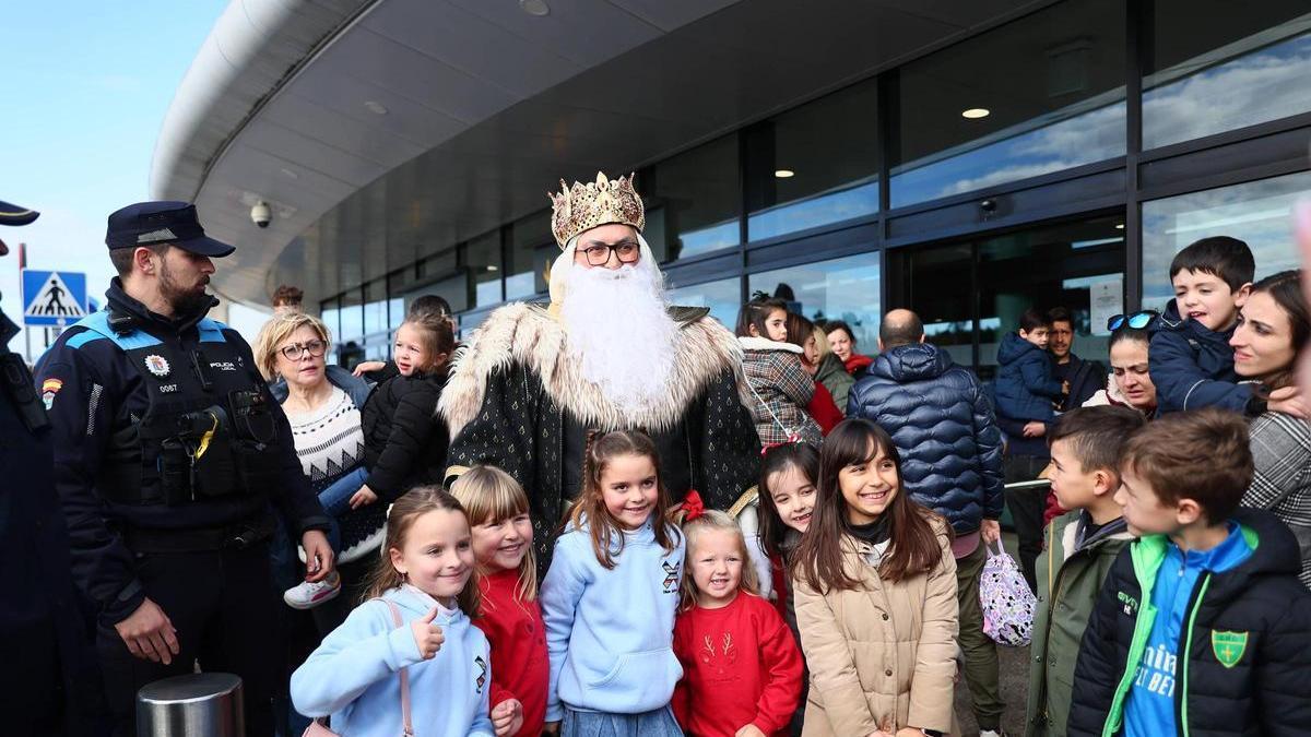 Los Reyes Magos ya han aterrizado en Asturias: “Aunque nieve todos los niños tendrán sus regalos”