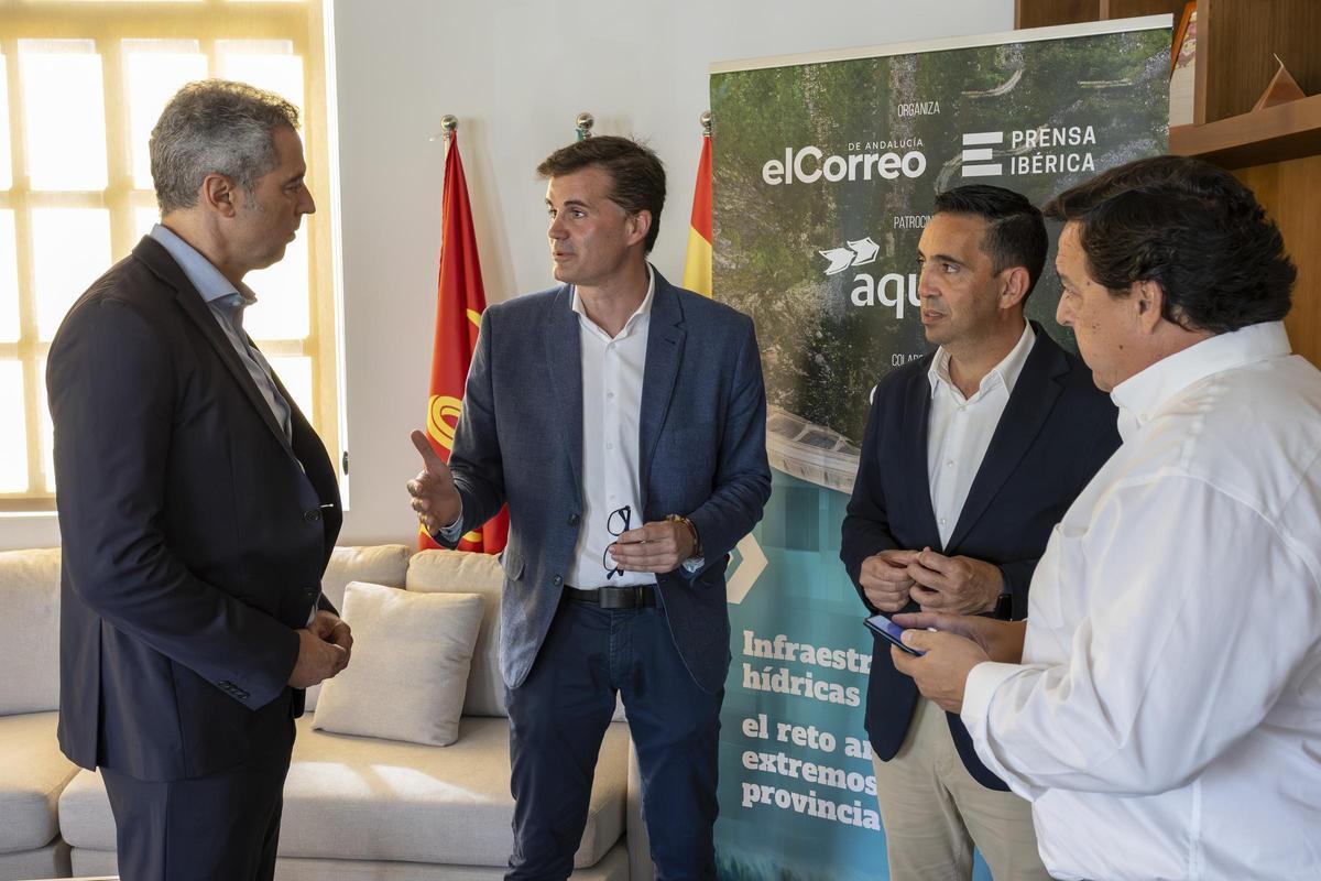 La mesa redonda patrocinada por Aqualia, "Infraestructuras hídricas y prevención: el reto ante fenómenos extremos en la provincia de Sevilla" en imágenes