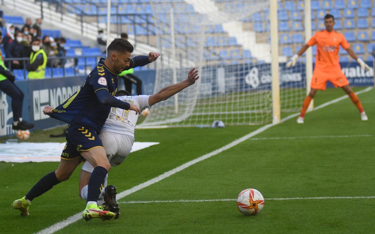 El UCAM Murcia recupera la sonrisa a costa del Algeciras (2-0) El UCAM Murcia recupera la sonrisa a costa del Algeciras (2-0)