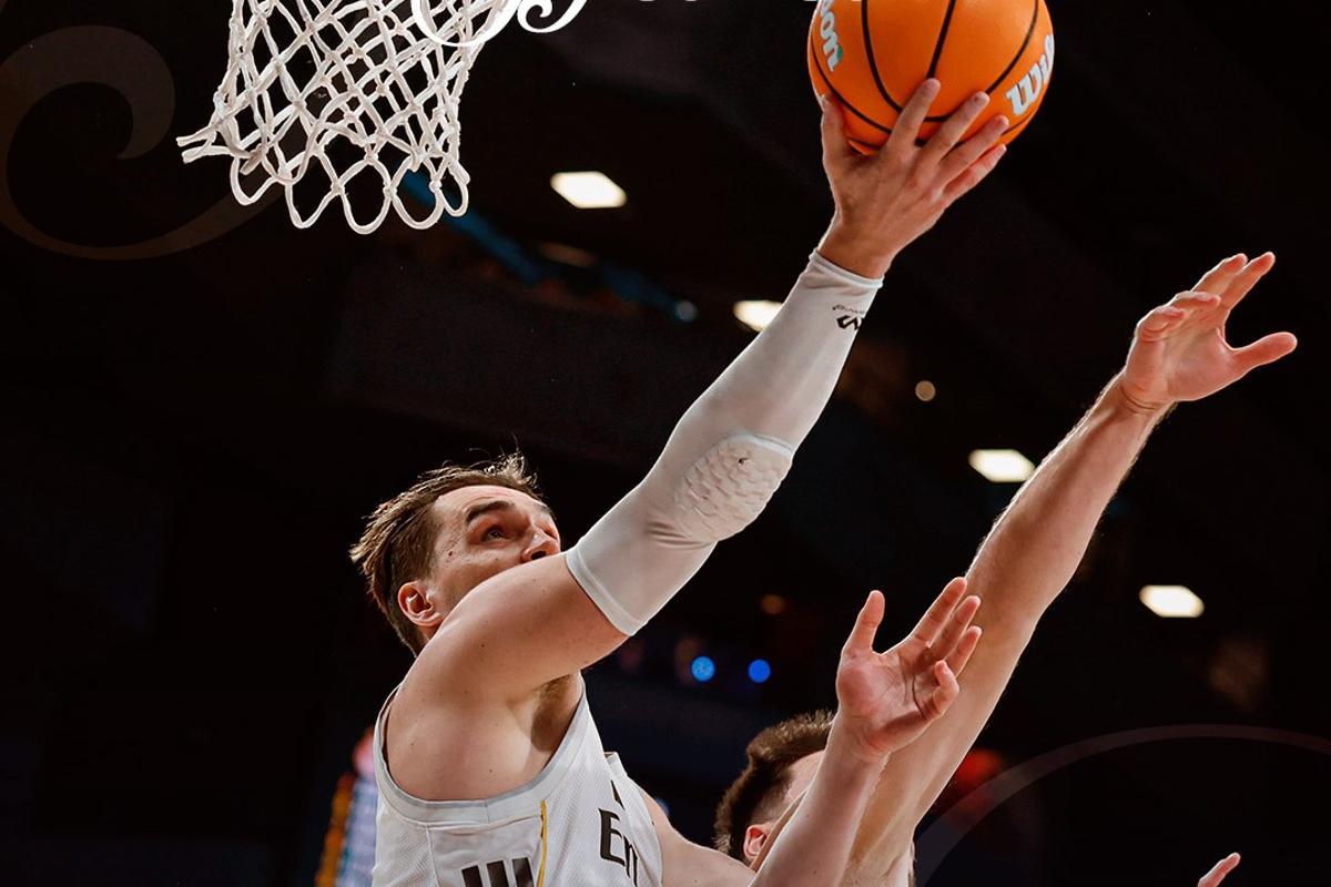 Hezonja empezó bien por el Madrid, aunque el protagonismo fue de Unicaja en la primera mitad