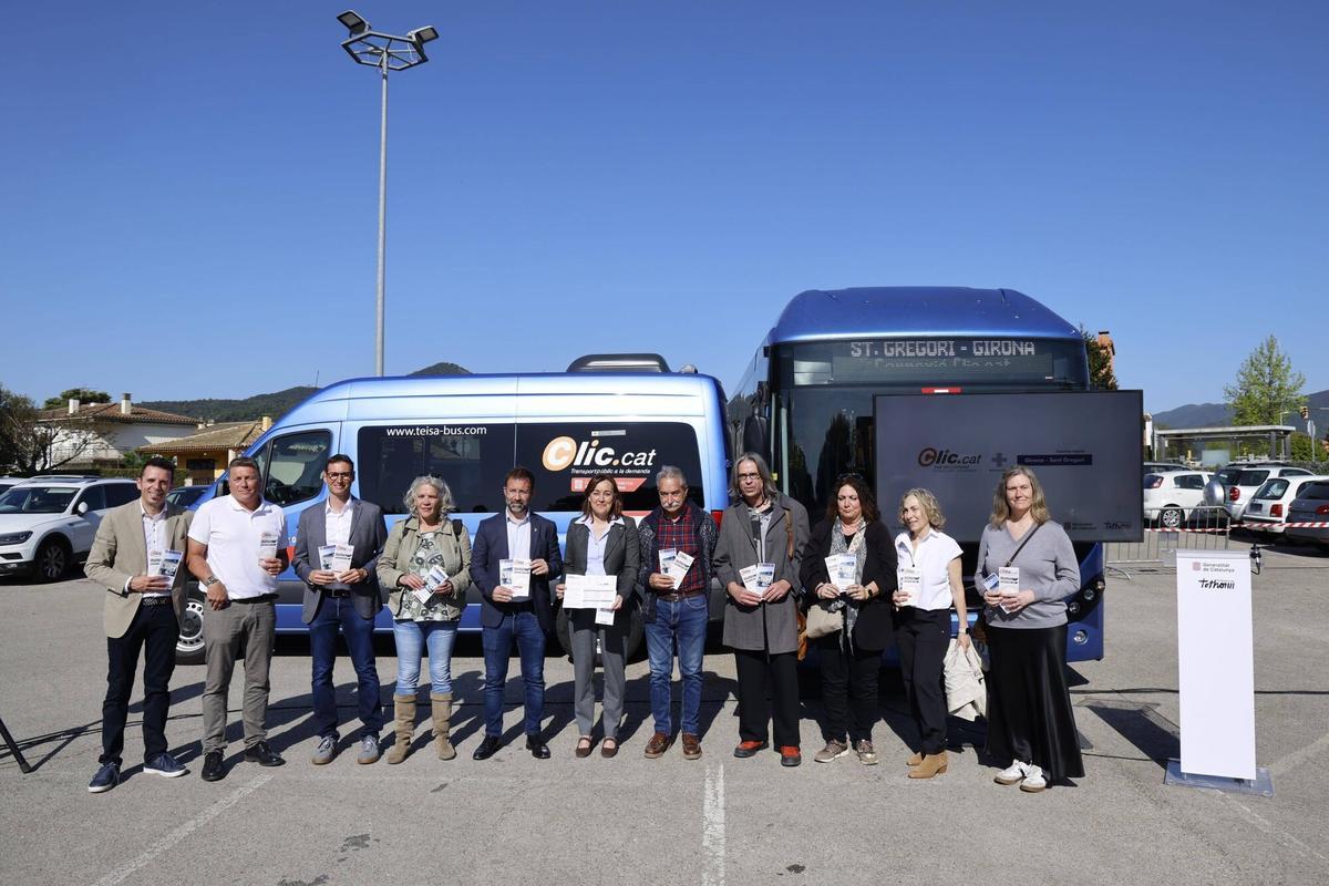 La consellera Paneque presenta la nova oferta de la linia d'autobus entre Girona, Sant Gregori i la Vall de Llemena.