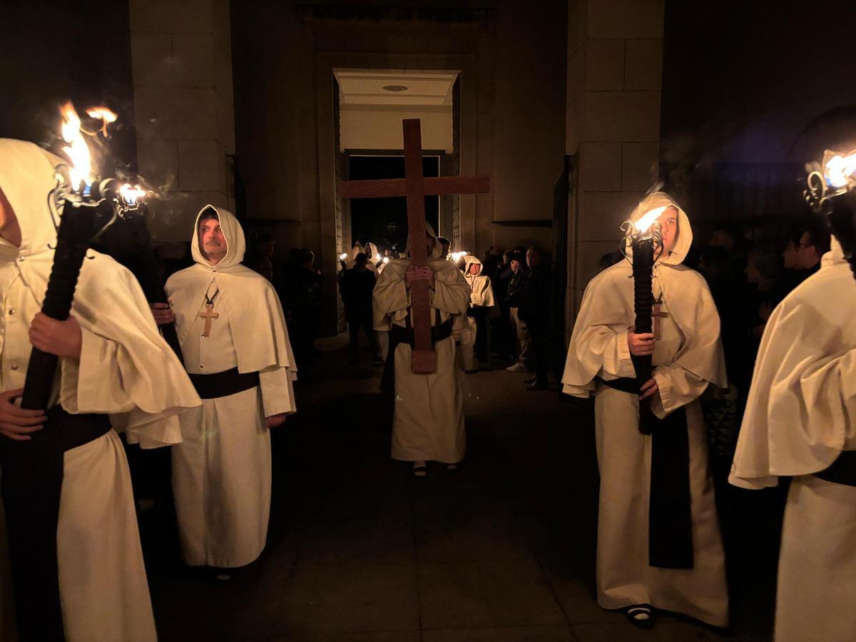Un momento de la Procesión de Penitencia de Crevillent celebrada este martes.