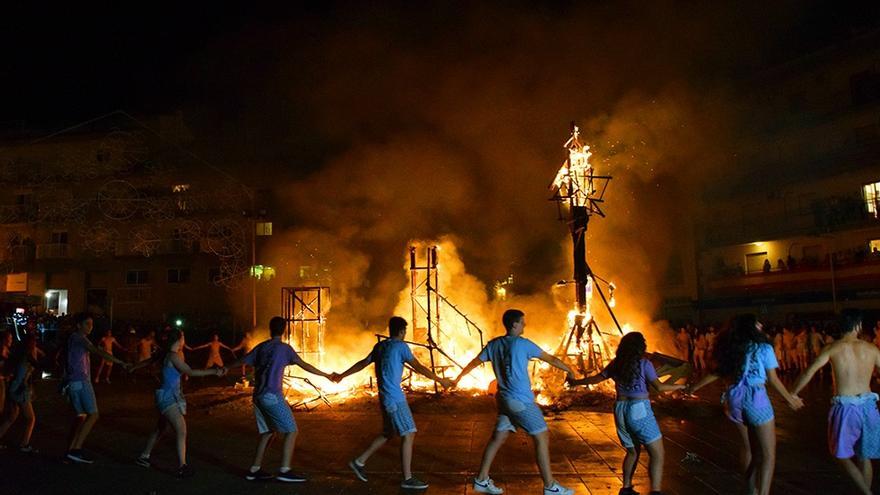 Una imatge de la cremà de la foguera gran de Xàbia el juny de 2019