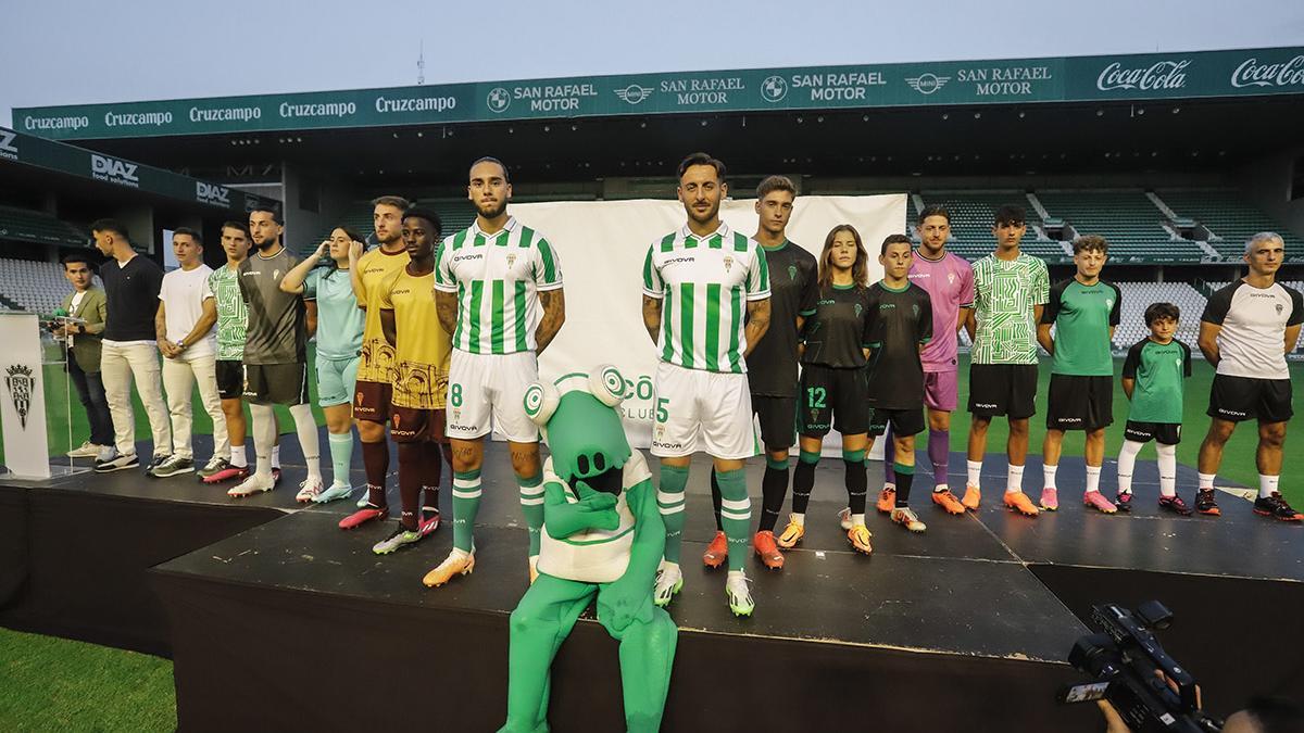 Presentación de las nuevas equipaciones del Córdoba CF