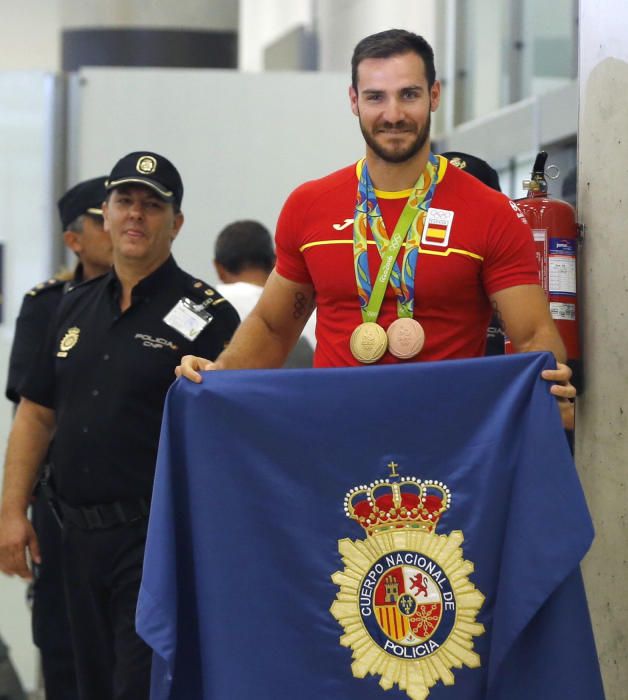 El piragüista  Saúl Craviotto llega al Aeropuerto de Barajas tras participar en los Juegos Olímpicos
