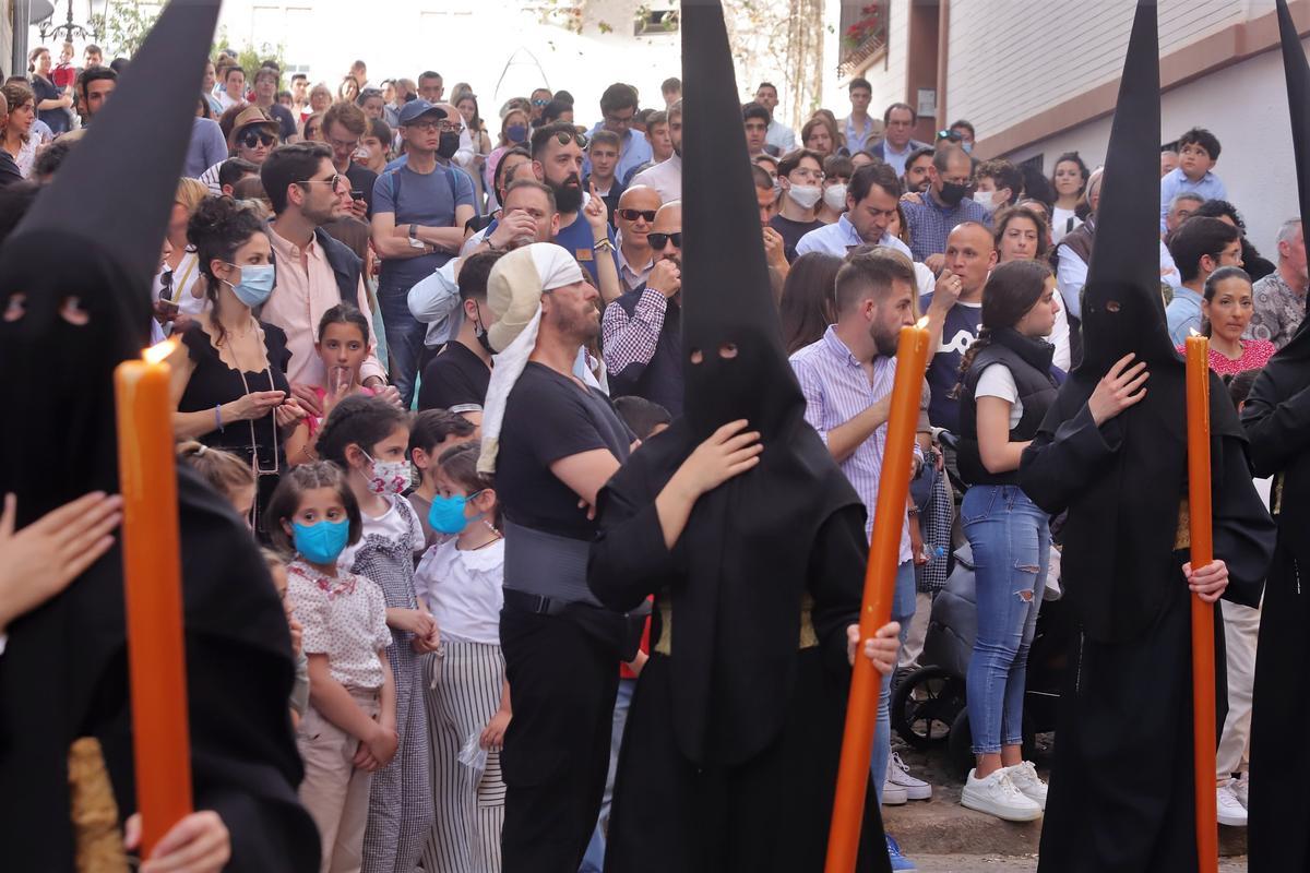 El Cristo de la Expiración se alza sobre Capitulares El Cristo de la Expiración se alza sobre Capitulares
