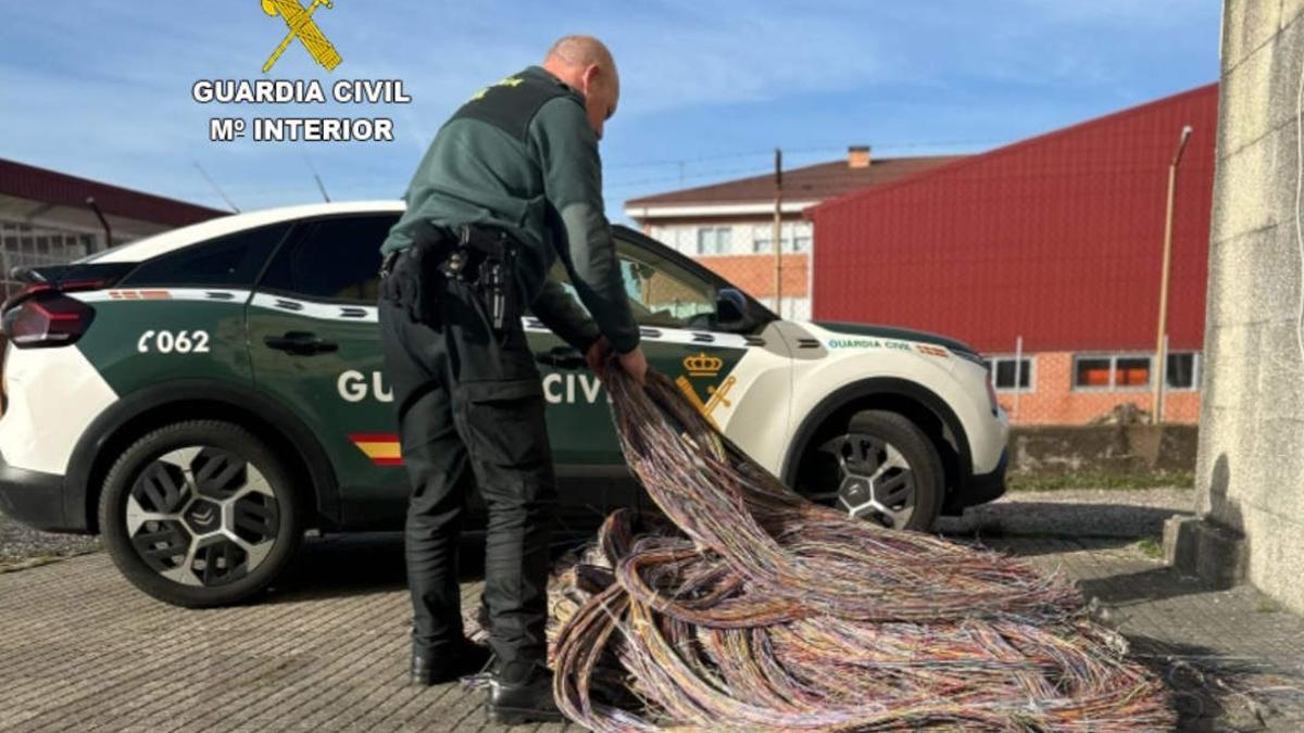 Los 500 kilos de cable de cobre intervenidos a un vecino de A Cañiza.