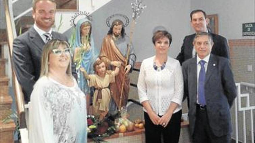 Caja Rural San Isidro de la Vall visita el Hogar Sagrada Familia y la talla recién restaurada