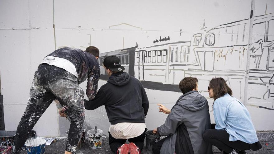 Art, memòria i comunitat s’uneixen a Balsareny: Com és el nou mural de 47 metres dedicat a la història ferroviària?