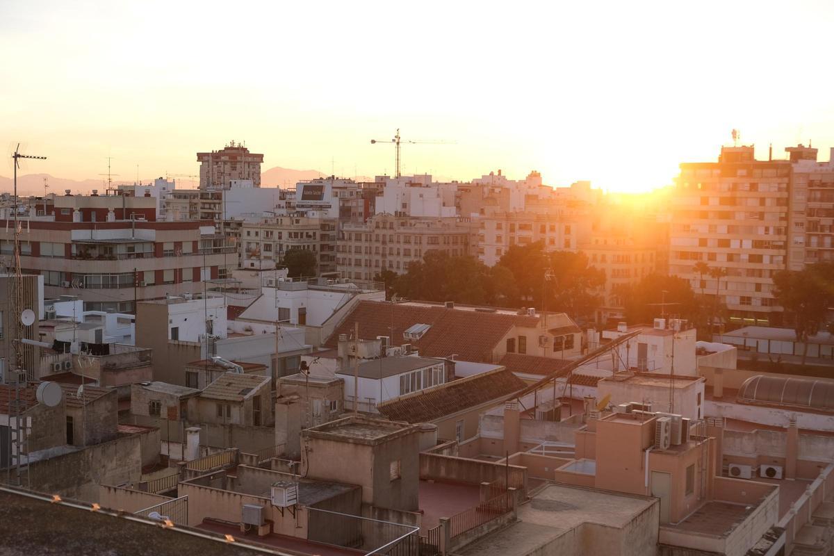 Una vista aérea de la ciudad de Elche, tomada desde el casco histórico.