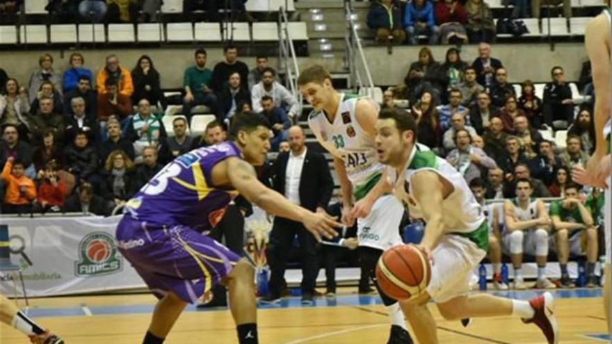 El TAU Castelló saca la magia en el último cuarto ante el Palencia (96-94)