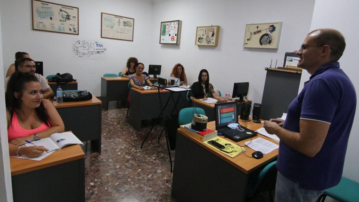 Las autoescuelas ya pueden dar los cursos de sensibilización para recuperar los puntos del carné Las autoescuelas ya pueden dar los cursos de sensibilización para recuperar los puntos del carné