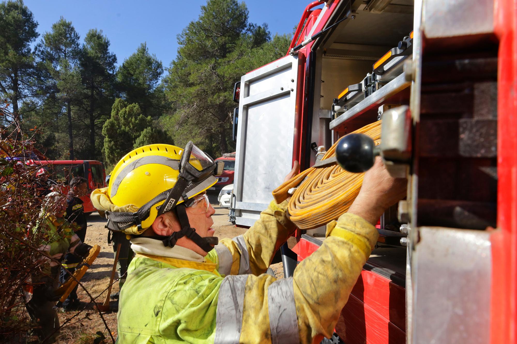 Las imágenes del incendio forestal en el Alto Mijares