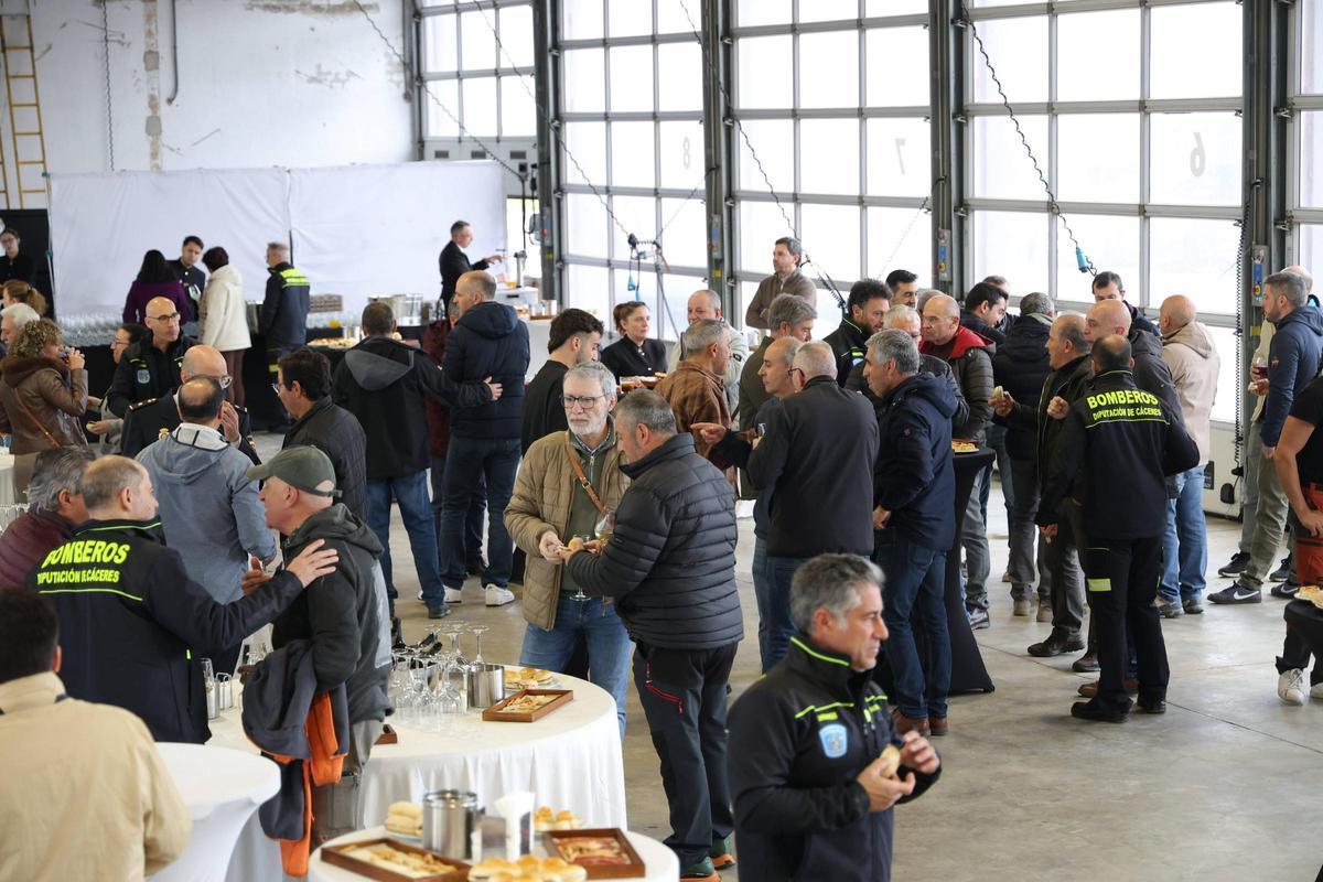 El SEPEI de Cáceres celebra el acto en honor a San Juan de Dios y reconoce la labor de los bomberos