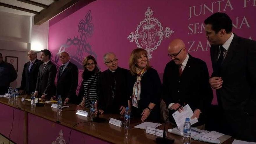 Por primera vez una mujer presidió la asamblea, Isabel García